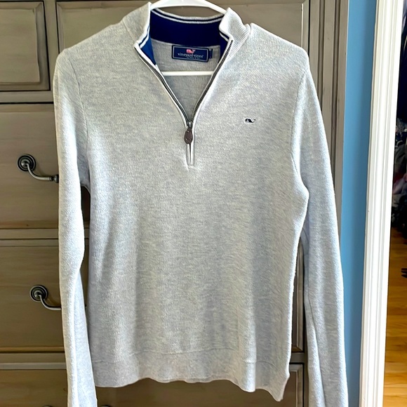 Vineyard Vines grey 1/4 zip. - Picture 1 of 2